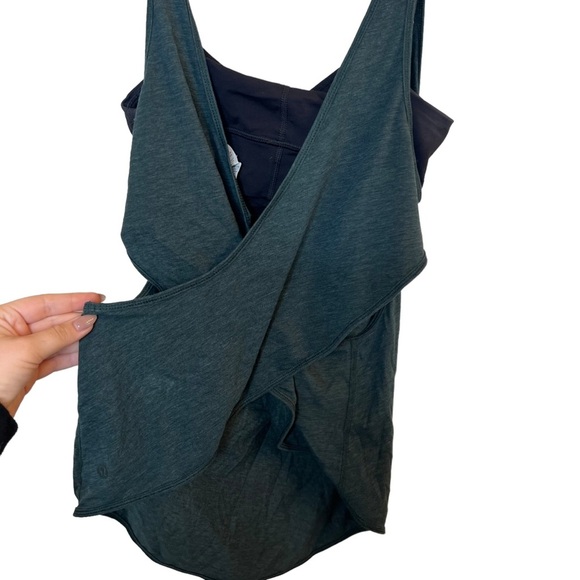 Lululemon Twist and Turn Tank - Picture 6 of 7